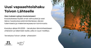 Talon heijastus mereen ja vapaaehtoishaun tekstiä.